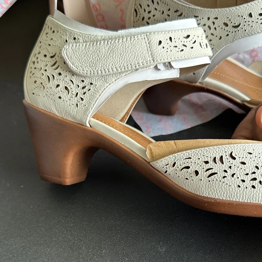 Easy Spirit Women's White Cutout Heels - Picture 2 of 6